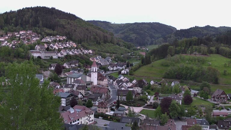 Dieses Bild zeigt eine Webcam-Aufnahme von Ottenhöfen, aufgenommen am Dienstag, den 28.04.2026 um 20:20 Uhr