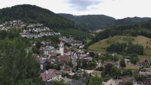 Dieses Bild zeigt eine Webcam-Aufnahme von Ottenhöfen, aufgenommen am Freitag, den 17.07.2026 um 15:00 Uhr