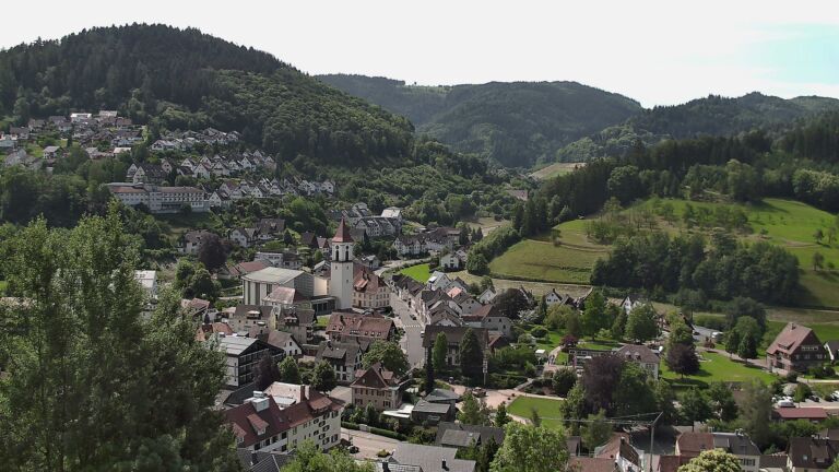 Dieses Bild zeigt eine Webcam-Aufnahme von Ottenhöfen, aufgenommen am Mittwoch, den 17.06.2026 um 11:20 Uhr