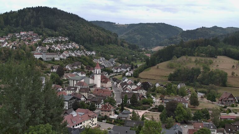 Dieses Bild zeigt eine Webcam-Aufnahme von Ottenhöfen, aufgenommen am Dienstag, den 25.08.2026 um 18:40 Uhr
