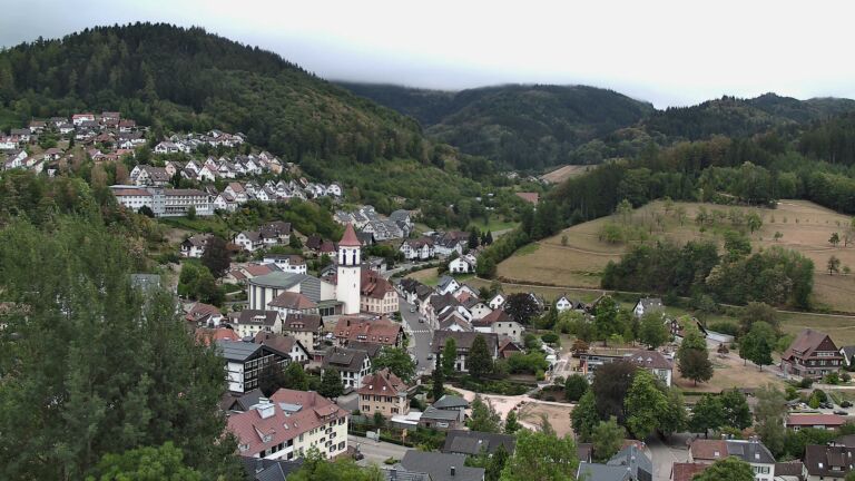 Dieses Bild zeigt eine Webcam-Aufnahme von Ottenhöfen, aufgenommen am Donnerstag, den 20.08.2026 um 09:40 Uhr