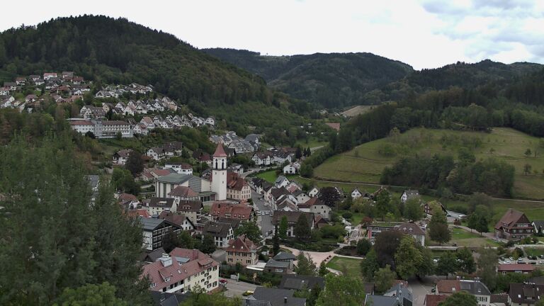 Dieses Bild zeigt eine Webcam-Aufnahme von Ottenhöfen, aufgenommen am Sonntag, den 13.09.2026 um 15:20 Uhr