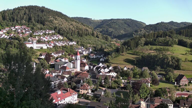 Dieses Bild zeigt eine Webcam-Aufnahme von Ottenhöfen, aufgenommen am Mittwoch, den 24.06.2026 um 19:30 Uhr