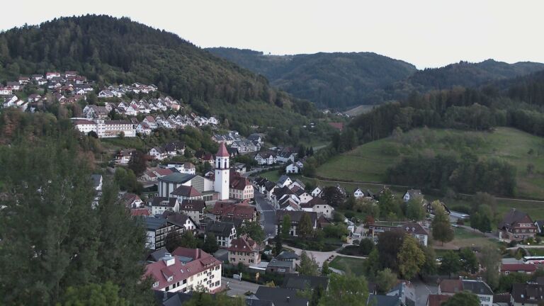 Dieses Bild zeigt eine Webcam-Aufnahme von Ottenhöfen, aufgenommen am Donnerstag, den 24.09.2026 um 19:30 Uhr