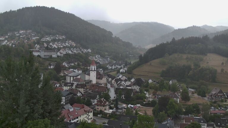 Dieses Bild zeigt eine Webcam-Aufnahme von Ottenhöfen, aufgenommen am Freitag, den 21.08.2026 um 19:00 Uhr