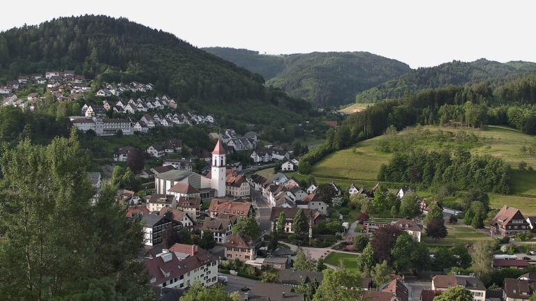 Dieses Bild zeigt eine Webcam-Aufnahme von Ottenhöfen, aufgenommen am Sonntag, den 31.05.2026 um 07:00 Uhr