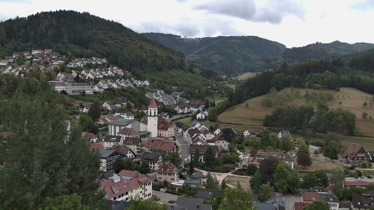 Dieses Bild zeigt eine Webcam-Aufnahme von Ottenhöfen, aufgenommen am Dienstag, den 25.08.2026 um 14:20 Uhr