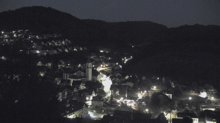Dieses Bild zeigt eine Webcam-Aufnahme von Ottenhöfen, aufgenommen am Sonntag, den 21.06.2026 um 04:00 Uhr