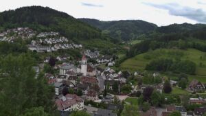 Dieses Bild zeigt eine Webcam-Aufnahme von Ottenhöfen, aufgenommen am Dienstag, den 19.05.2026 um 13:20 Uhr