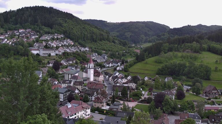 Dieses Bild zeigt eine Webcam-Aufnahme von Ottenhöfen, aufgenommen am Samstag, den 16.05.2026 um 20:10 Uhr