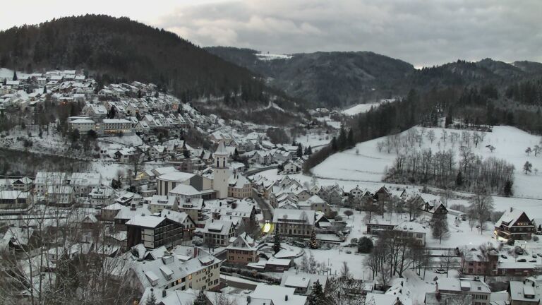 Dieses Bild zeigt eine Webcam-Aufnahme von Ottenhöfen, aufgenommen am Samstag, den 03.01.2026 um 08:00 Uhr