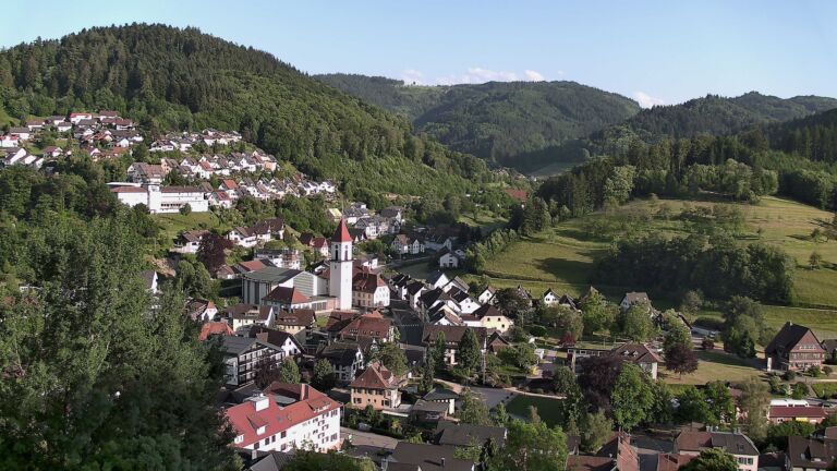 Dieses Bild zeigt eine Webcam-Aufnahme von Ottenhöfen, aufgenommen am Mittwoch, den 27.05.2026 um 19:10 Uhr