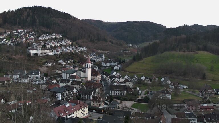 Dieses Bild zeigt eine Webcam-Aufnahme von Ottenhöfen, aufgenommen am Montag, den 02.03.2026 um 18:00 Uhr