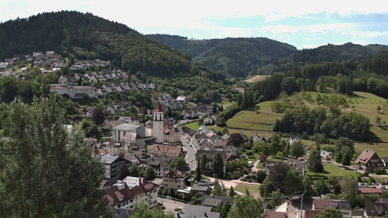 Dieses Bild zeigt eine Webcam-Aufnahme von Ottenhöfen, aufgenommen am Sonntag, den 05.07.2026 um 11:20 Uhr