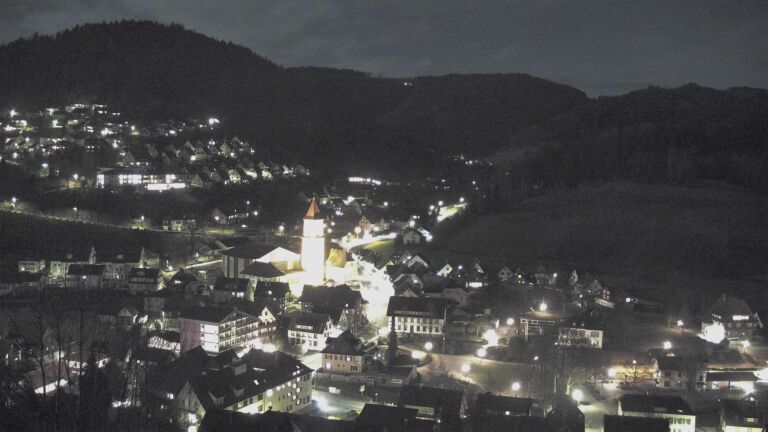 Dieses Bild zeigt eine Webcam-Aufnahme von Ottenhöfen, aufgenommen am Sonntag, den 01.02.2026 um 18:40 Uhr