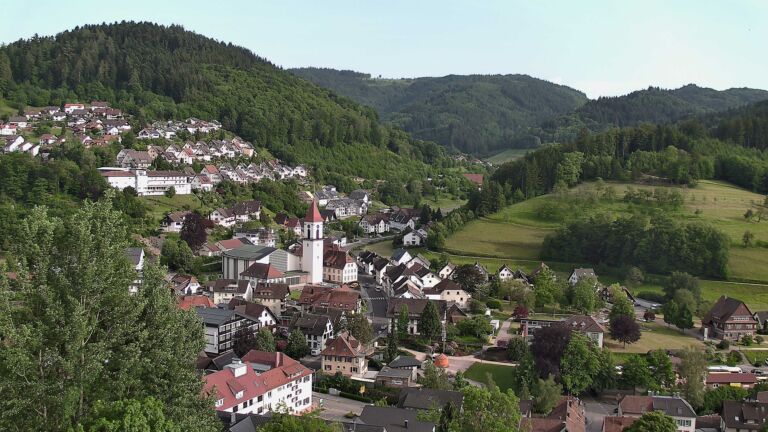 Dieses Bild zeigt eine Webcam-Aufnahme von Ottenhöfen, aufgenommen am Sonntag, den 24.05.2026 um 18:40 Uhr