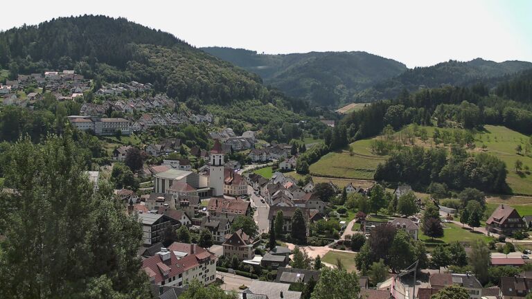 Dieses Bild zeigt eine Webcam-Aufnahme von Ottenhöfen, aufgenommen am Sonntag, den 28.06.2026 um 12:30 Uhr