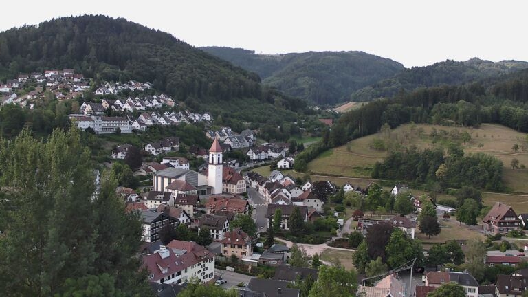 Dieses Bild zeigt eine Webcam-Aufnahme von Ottenhöfen, aufgenommen am Donnerstag, den 23.07.2026 um 07:00 Uhr