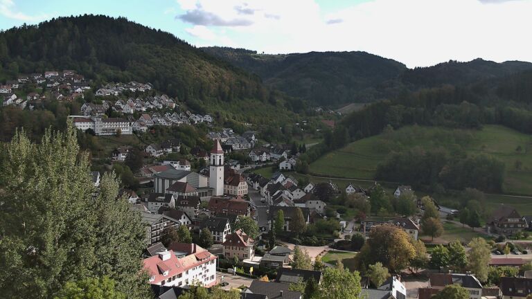 Dieses Bild zeigt eine Webcam-Aufnahme von Ottenhöfen, aufgenommen am Freitag, den 02.10.2026 um 16:10 Uhr