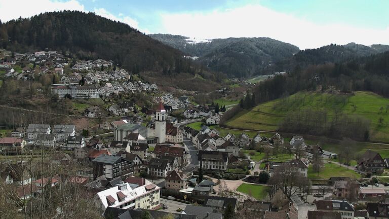 Dieses Bild zeigt eine Webcam-Aufnahme von Ottenhöfen, aufgenommen am Donnerstag, den 26.03.2026 um 14:00 Uhr