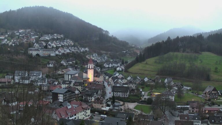 Dieses Bild zeigt eine Webcam-Aufnahme von Ottenhöfen, aufgenommen am Mittwoch, den 25.03.2026 um 18:30 Uhr