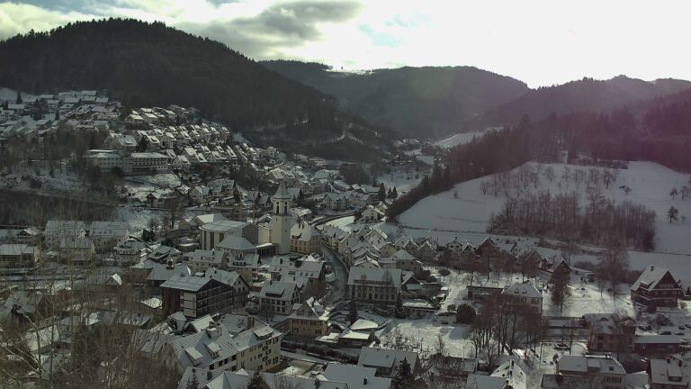 Dieses Bild zeigt eine Webcam-Aufnahme von Ottenhöfen, aufgenommen am Samstag, den 03.01.2026 um 12:30 Uhr