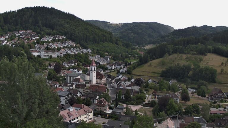 Dieses Bild zeigt eine Webcam-Aufnahme von Ottenhöfen, aufgenommen am Mittwoch, den 22.07.2026 um 16:00 Uhr