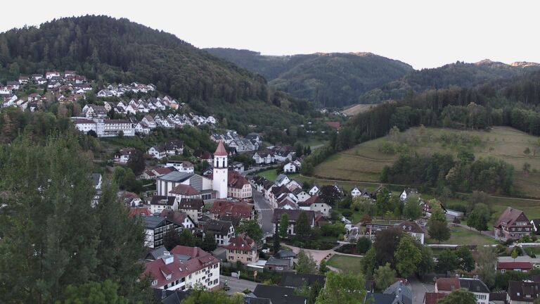 Dieses Bild zeigt eine Webcam-Aufnahme von Ottenhöfen, aufgenommen am Sonntag, den 06.09.2026 um 07:20 Uhr