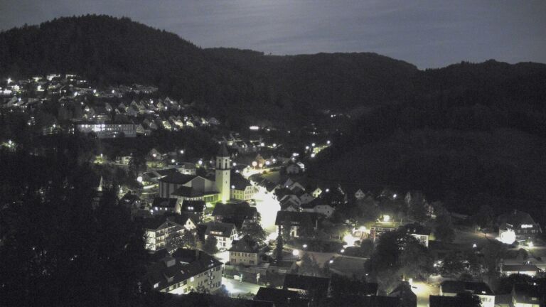 Dieses Bild zeigt eine Webcam-Aufnahme von Ottenhöfen, aufgenommen am Montag, den 21.09.2026 um 20:20 Uhr