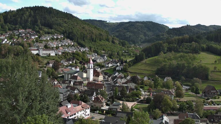 Dieses Bild zeigt eine Webcam-Aufnahme von Ottenhöfen, aufgenommen am Donnerstag, den 17.09.2026 um 16:20 Uhr