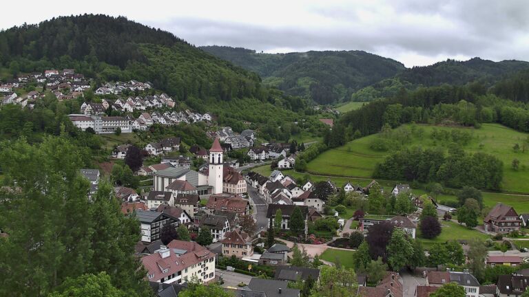 Dieses Bild zeigt eine Webcam-Aufnahme von Ottenhöfen, aufgenommen am Donnerstag, den 14.05.2026 um 09:30 Uhr