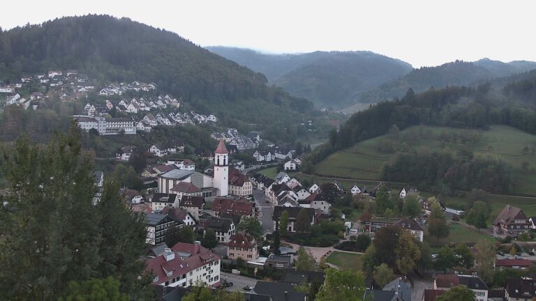 Dieses Bild zeigt eine Webcam-Aufnahme von Ottenhöfen, aufgenommen am Freitag, den 09.10.2026 um 08:00 Uhr