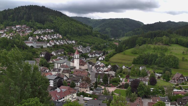 Dieses Bild zeigt eine Webcam-Aufnahme von Ottenhöfen, aufgenommen am Mittwoch, den 20.05.2026 um 12:30 Uhr