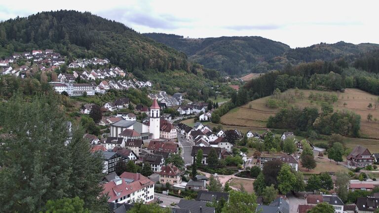 Dieses Bild zeigt eine Webcam-Aufnahme von Ottenhöfen, aufgenommen am Samstag, den 22.08.2026 um 07:00 Uhr