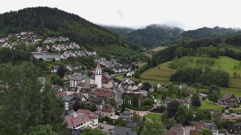 Dieses Bild zeigt eine Webcam-Aufnahme von Ottenhöfen, aufgenommen am Dienstag, den 09.06.2026 um 10:30 Uhr