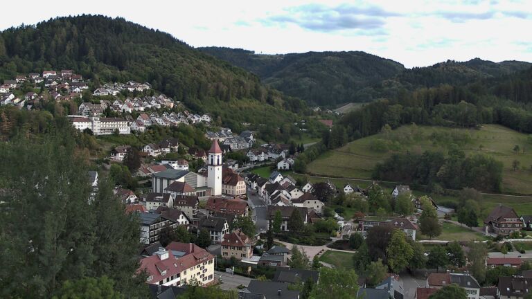 Dieses Bild zeigt eine Webcam-Aufnahme von Ottenhöfen, aufgenommen am Donnerstag, den 10.09.2026 um 19:00 Uhr