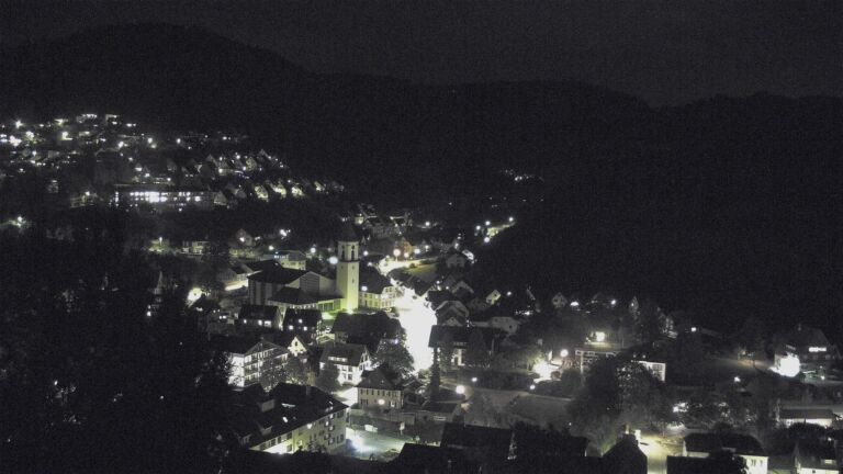 Dieses Bild zeigt eine Webcam-Aufnahme von Ottenhöfen, aufgenommen am Sonntag, den 11.10.2026 um 19:50 Uhr