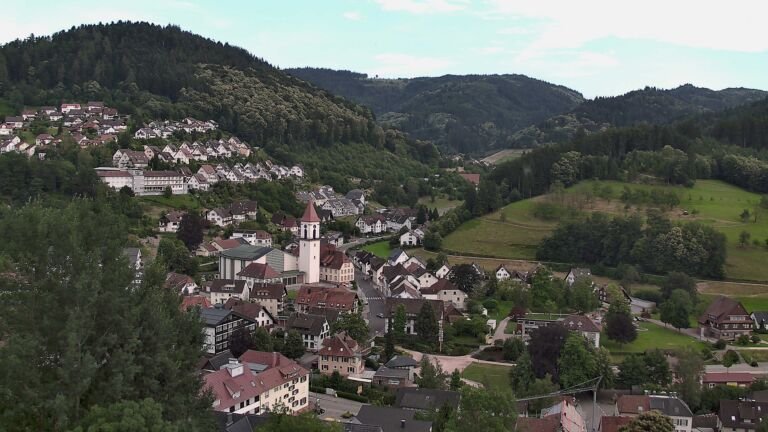 Dieses Bild zeigt eine Webcam-Aufnahme von Ottenhöfen, aufgenommen am Dienstag, den 23.06.2026 um 19:30 Uhr