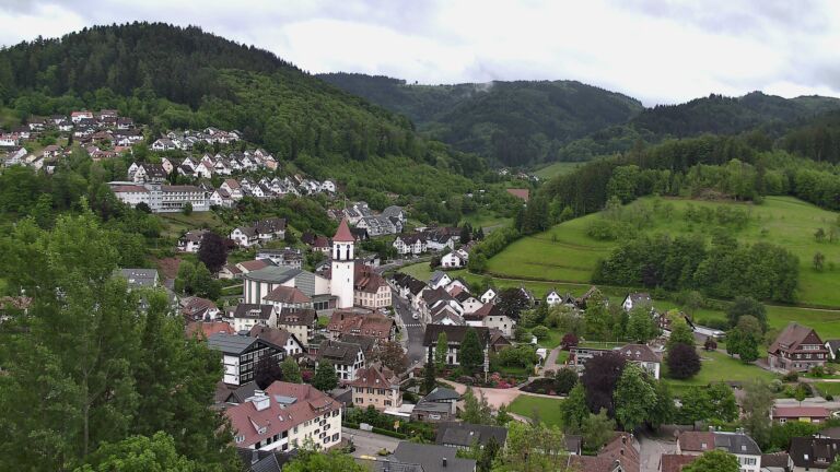 Dieses Bild zeigt eine Webcam-Aufnahme von Ottenhöfen, aufgenommen am Donnerstag, den 14.05.2026 um 08:30 Uhr