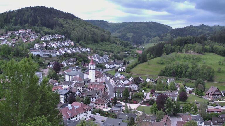 Dieses Bild zeigt eine Webcam-Aufnahme von Ottenhöfen, aufgenommen am Sonntag, den 03.05.2026 um 06:00 Uhr