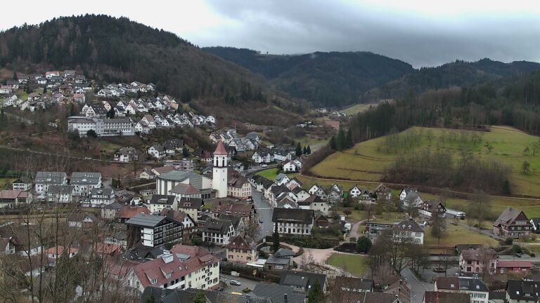 Dieses Bild zeigt eine Webcam-Aufnahme von Ottenhöfen, aufgenommen am Freitag, den 06.02.2026 um 14:30 Uhr