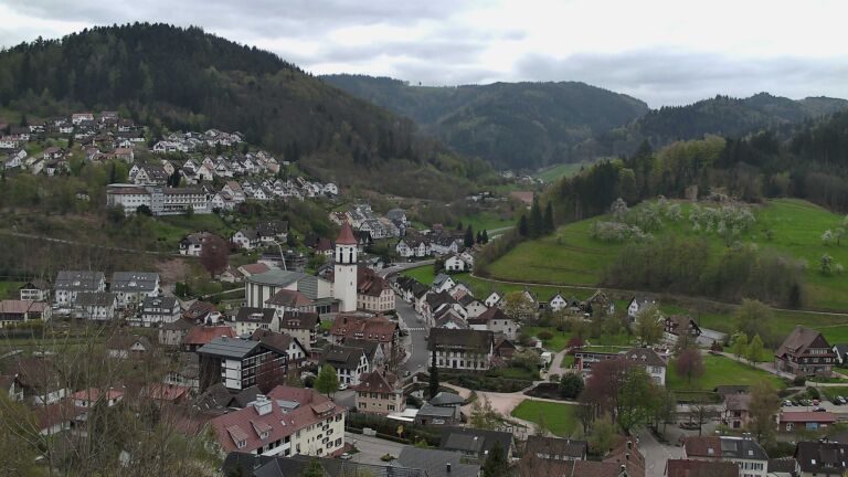 Dieses Bild zeigt eine Webcam-Aufnahme von Ottenhöfen, aufgenommen am Mittwoch, den 15.04.2026 um 11:50 Uhr