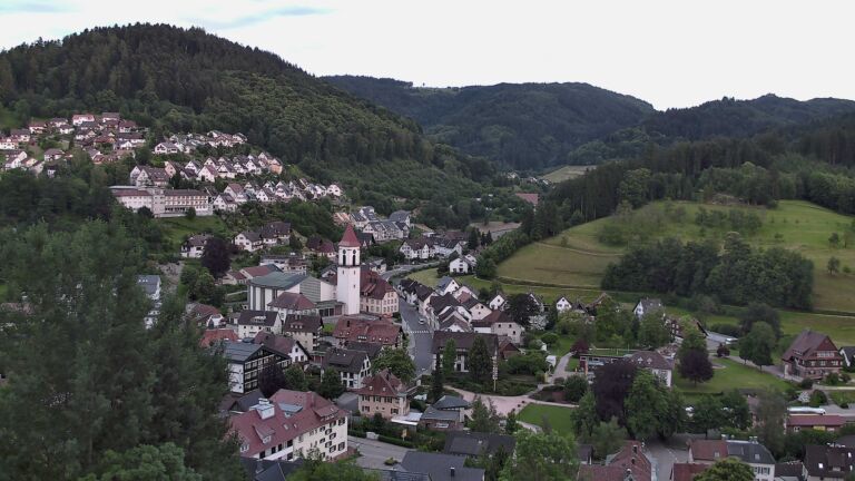 Dieses Bild zeigt eine Webcam-Aufnahme von Ottenhöfen, aufgenommen am Samstag, den 06.06.2026 um 20:50 Uhr