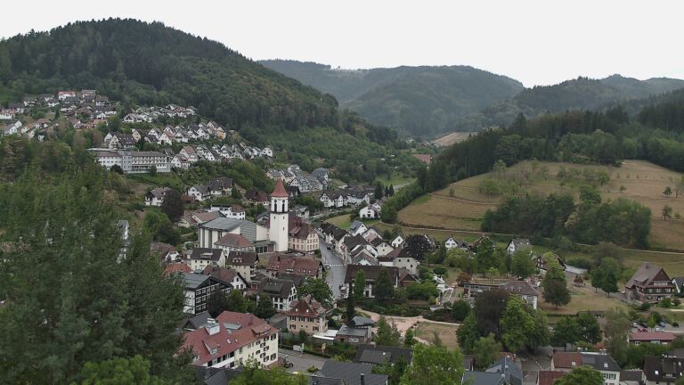 Dieses Bild zeigt eine Webcam-Aufnahme von Ottenhöfen, aufgenommen am Dienstag, den 25.08.2026 um 10:30 Uhr
