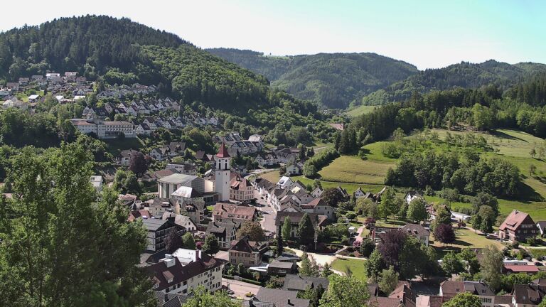 Dieses Bild zeigt eine Webcam-Aufnahme von Ottenhöfen, aufgenommen am Freitag, den 22.05.2026 um 10:30 Uhr
