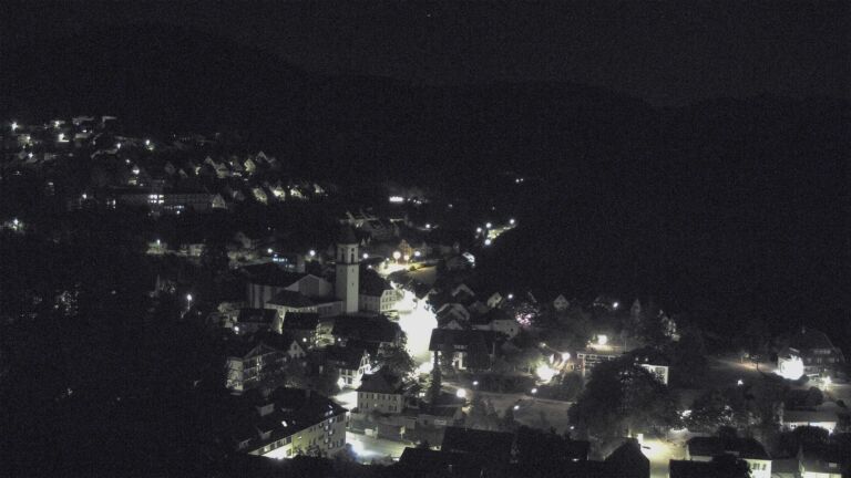 Dieses Bild zeigt eine Webcam-Aufnahme von Ottenhöfen, aufgenommen am Sonntag, den 16.08.2026 um 01:30 Uhr