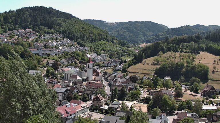 Dieses Bild zeigt eine Webcam-Aufnahme von Ottenhöfen, aufgenommen am Mittwoch, den 12.08.2026 um 14:20 Uhr