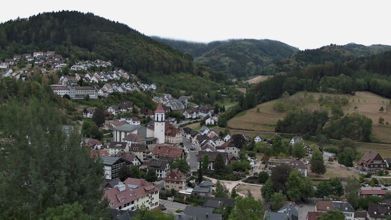 Dieses Bild zeigt eine Webcam-Aufnahme von Ottenhöfen, aufgenommen am Donnerstag, den 20.08.2026 um 10:10 Uhr