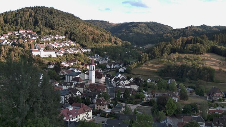 Dieses Bild zeigt eine Webcam-Aufnahme von Ottenhöfen, aufgenommen am Samstag, den 22.08.2026 um 19:40 Uhr