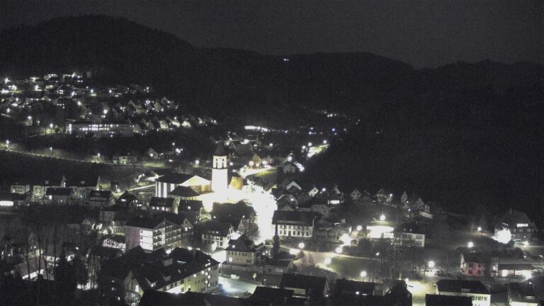 Dieses Bild zeigt eine Webcam-Aufnahme von Ottenhöfen, aufgenommen am Dienstag, den 10.03.2026 um 19:20 Uhr